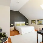 Hotel Sundial Gardens & Suites Sandim