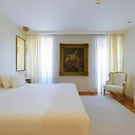 Sundial Gardens & Suites 4*