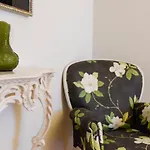 Sundial Gardens & Suites Hotel 4*