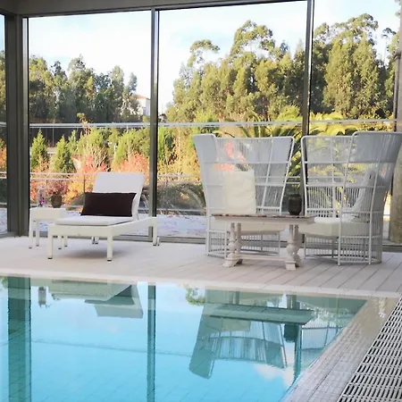 ゲストハウス Sundial Gardens & Suites Sandim