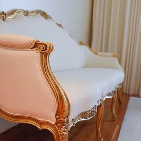 Sundial Gardens & Suites 4*