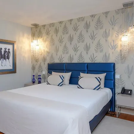 Sundial Gardens & Suites Szálloda 4*