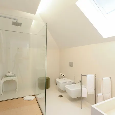 Sundial Gardens & Suites 4* Sandim