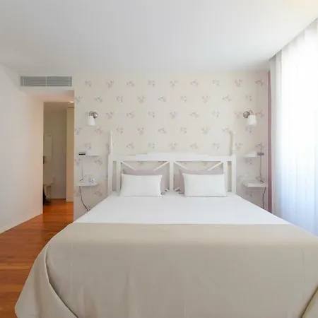 Sundial Gardens & Suites