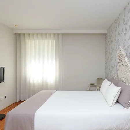 Sundial Gardens & Suites Szálloda Sandim