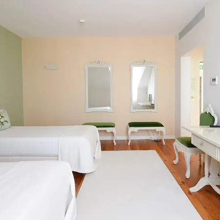 Szálloda Sundial Gardens & Suites Sandim