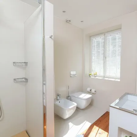 ゲストハウス Sundial Gardens & Suites Sandim