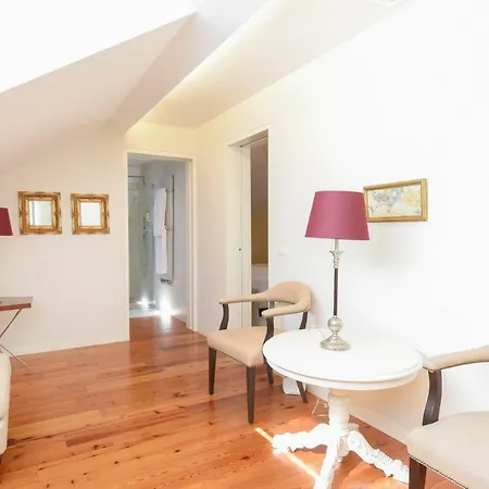 Sundial Gardens & Suites Szálloda 4*