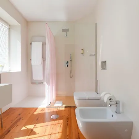 Sundial Gardens & Suites 4*