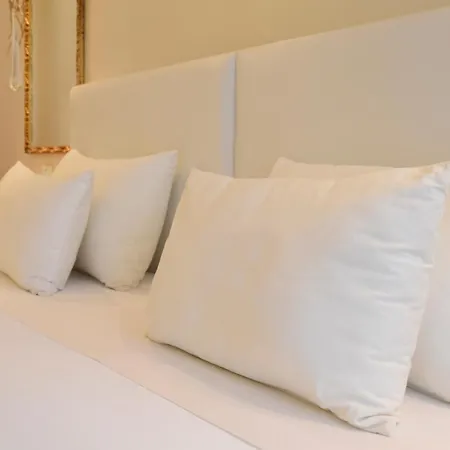 ゲストハウス Sundial Gardens & Suites Sandim