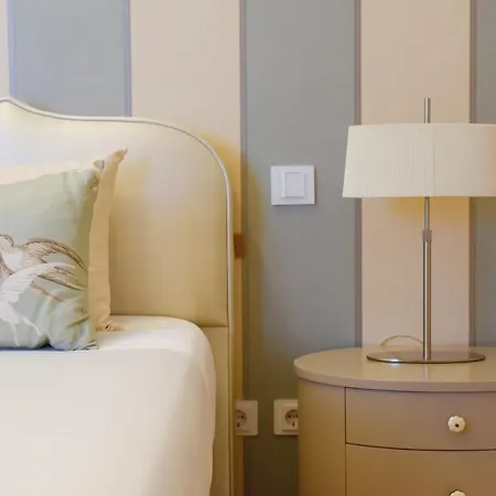 ゲストハウス Sundial Gardens & Suites Sandim