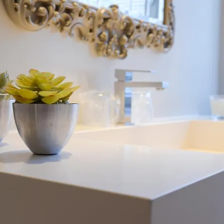 Sundial Gardens & Suites