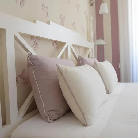 Sundial Gardens & Suites 4* Sandim