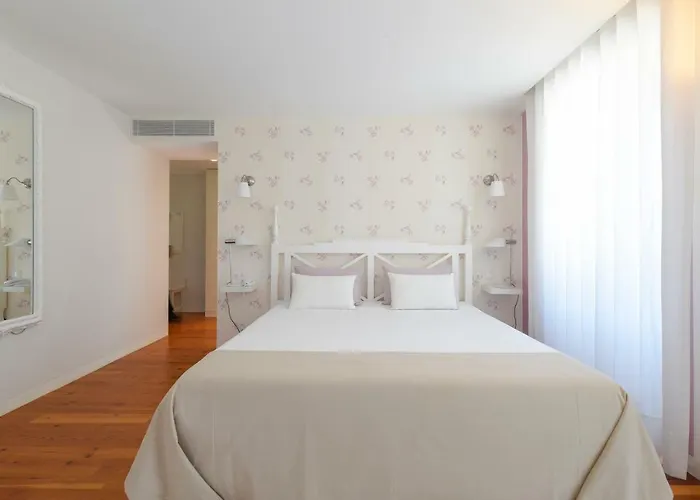 Sundial Gardens & Suites