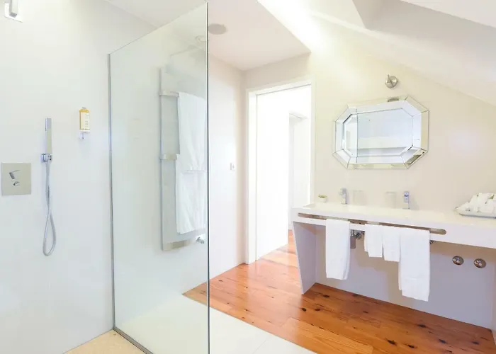 Sundial Gardens & Suites