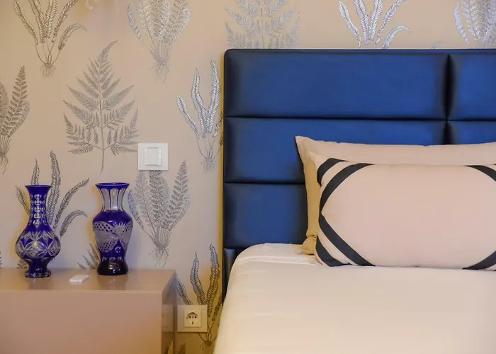 Sundial Gardens & Suites Hotel 4*