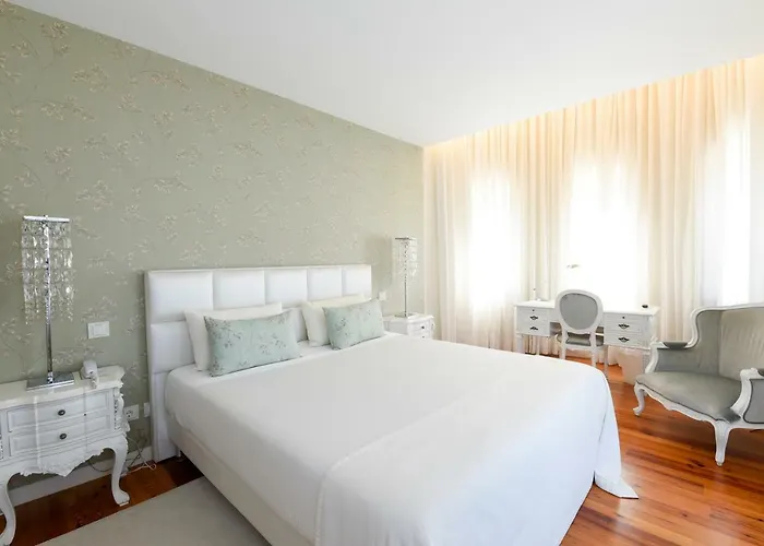 Sundial Gardens & Suites 4* Sandim