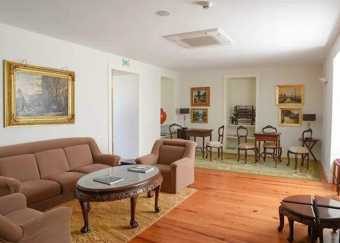 Sundial Gardens & Suites