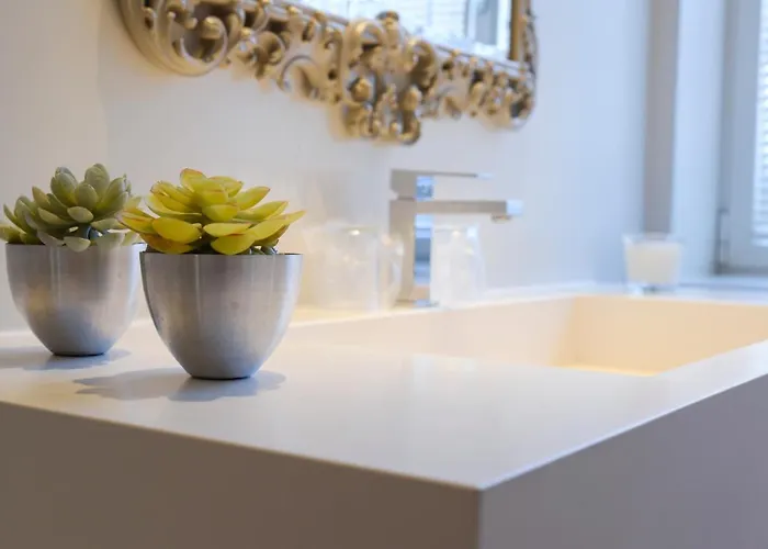 Sundial Gardens & Suites